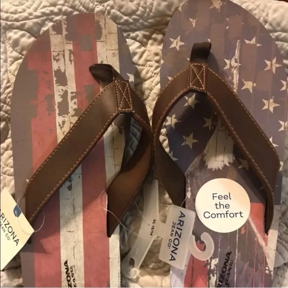 Arizona Jean Company Brown and Red Flip-Flops